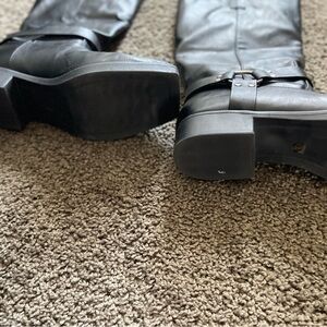 Elegant Black Heeled Boots